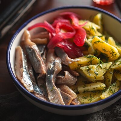 Сельдь с отварным картофелем в Борщ по цене 483 ₽