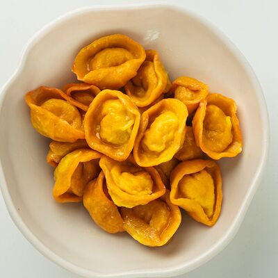 Пельмени с курицей, базиликом, пармезаном в Неспешник по цене 525 ₽