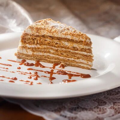 Торт Медовик в Лентяйка по цене 190 ₽