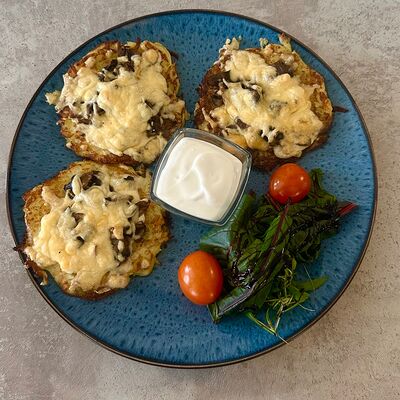 Драники с сыром и грибами в Буфет царица по цене 430 ₽