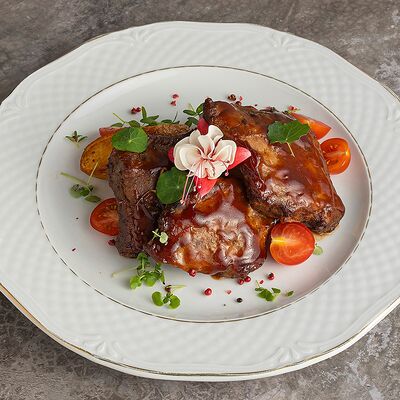 Свиные ребрышки барбекю в Гранж Кафе по цене 1200 ₽