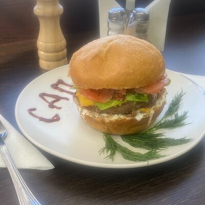 Бургер в Саперави по цене 450 ₽