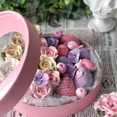 Клубника в шоколаде с зефирными розами в коробочке аквариум в Fujibox по цене 3990 ₽