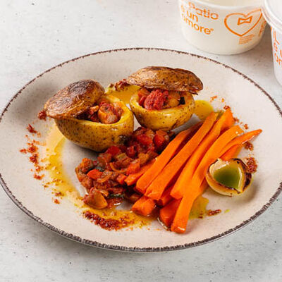 Соте из овощей в запечённом картофеле в iL Патио по цене 530 ₽