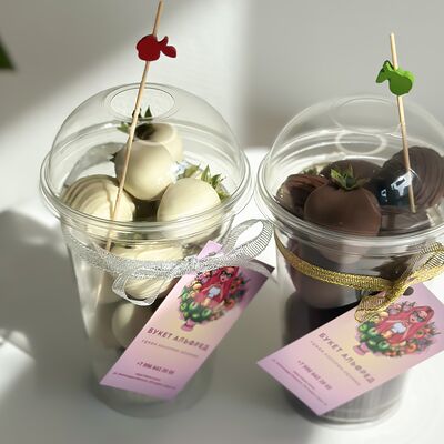 Клубника в шоколаде в стакане в Букет Альфред I клубника в шоколаде и букеты по цене 1390 ₽