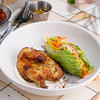 Половина фермерского цыпленка с салатом в ЛарисуВаннуХочу по цене 690