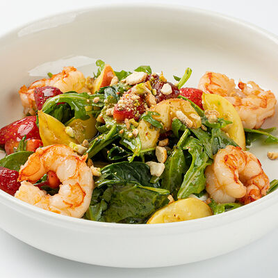 Салат со страчателлой и креветкой в Магадан по цене 950 ₽