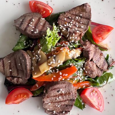 С ростбифом в азиатском стиле в Акватория по цене 790 ₽