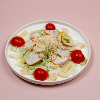 Салат Цезарь с Курицей в ВкусноНата по цене 508 ₽