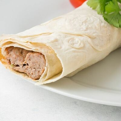 Люля-кебаб из курицы в лаваше в У Цоло по цене 430 ₽