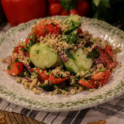 Салат овощной по-грузински с орехами в Мзиани по цене 560 ₽