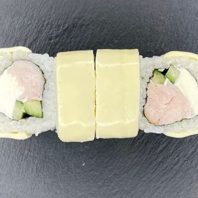 Сырный ролл с курицей в Sushi рай по цене 360 ₽