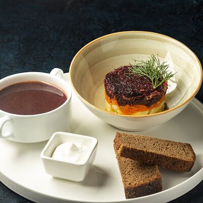 Борщ с говядиной в Oliva по цене 650 ₽