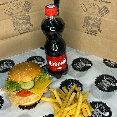Сет с мега в Mm burger по цене 700 ₽