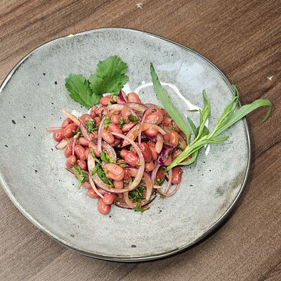 Салат с фасолью в I Want Coffee & Food по цене 470 ₽