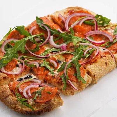 Пицца Пеперони с руколой в Pizzatta по цене 704 ₽