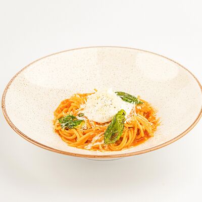 Спагетти со страчателлой и томатным соусом в Kitchen по цене 830