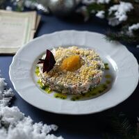 Оливье с уткой, ветчиной и щучьей и форелевой икрой в Ресторан ЩЕПКИНЪ