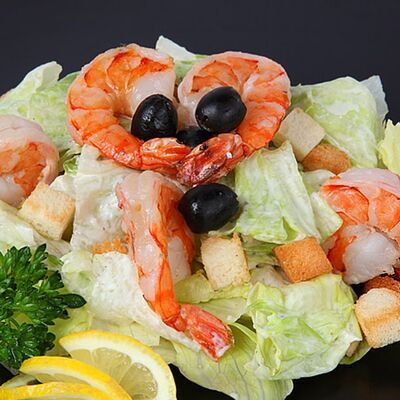 Салат Цезарь с креветкамив Хинкали Рулят по цене 835 ₽