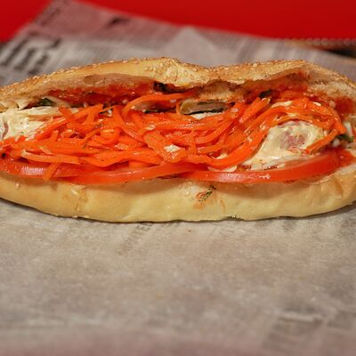 Хот-дог в булочке в Жар по цене 259 ₽