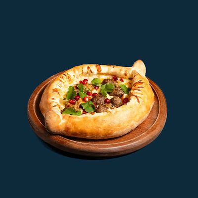 Хачапури по-аджарски с говядиной и тархуном в Дареджани по цене 4300 ₸