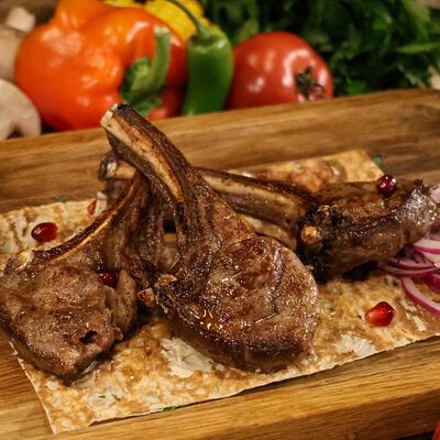 Шашлык из корейки ягненка в Мзиани по цене 1390 ₽