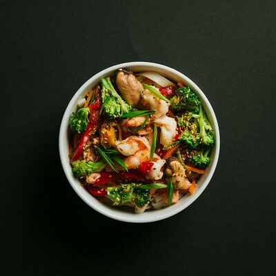 Лапша с морепродуктами в соусе сифудо в Wasabi по цене 489 ₽