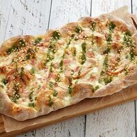 Пицца с цыпленком на мангале в Ofris