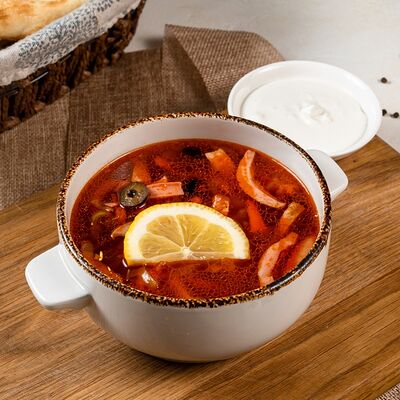 Солянка в Ресторан Батони по цене 570 ₽