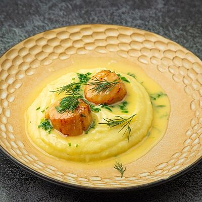 Морские гребешки с картофельным пюре в Fish Point по цене 1750 ₽