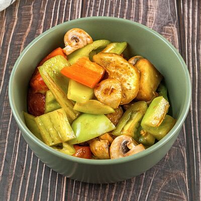 Овощи гриль в Солянка Крафт Бар по цене 585 ₽