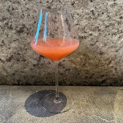 Свежевыжатый грейпфрутовый сок в Folk по цене 520 ₽