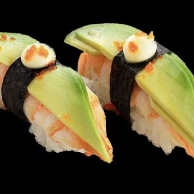 Суши с креветкой и авокадо в Sushi cat премиум по цене 150 ₽