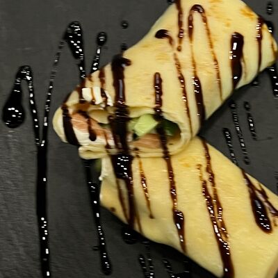 Ролл-сэндвич с лососем в Дом блинов по цене 390 ₽