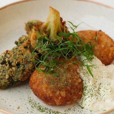 Котлетки из щуки с брокколи в сухарях в Блиныпицца по цене 740 ₽