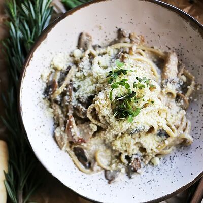 Паста с курицей и грибами в LOFT по цене 480 ₽