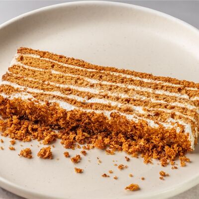 Медовый торт в BEERMAN&Schlitz по цене 450 ₽