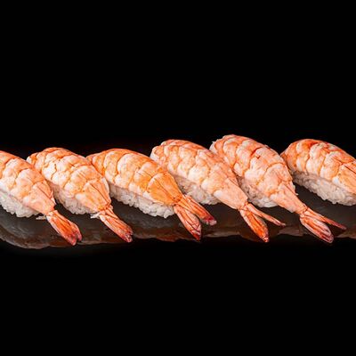 Набор суши с креветками в Калифафила по цене 960 ₽