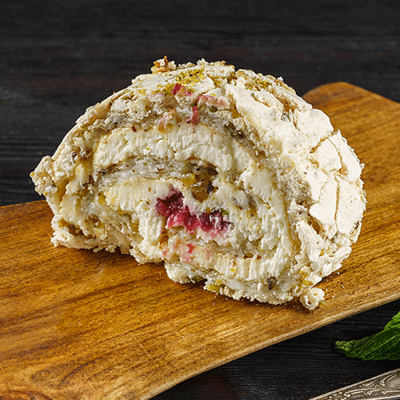 Фисташка малина Меренговый рулет Классический Меренговый рулет в ИТЛЕ Стейк-кафе Halal по цене 325