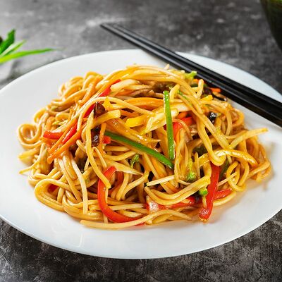 Вок с овощами в Китайский фонарик по цене 540 ₽