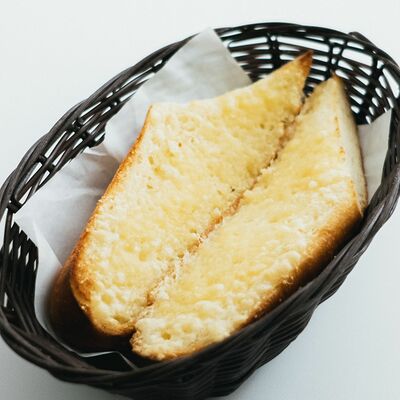 Чесночный хлеб в Semplice по цене 170 ₽
