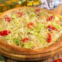 Пицца Цезарь большая в Луиджи & Тосё