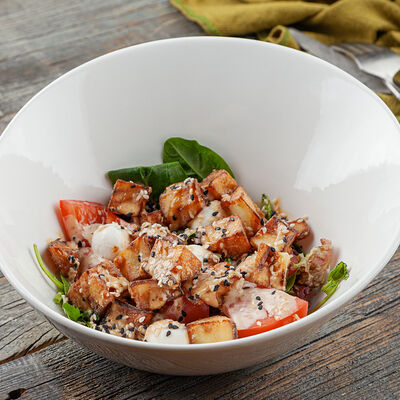 Салат с баклажанами и моцареллой в Трапезная по цене 560 ₽