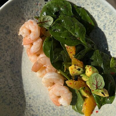 Шпинат с креветками и дрессингом васаби в Гости Рестопаб по цене 39 р.