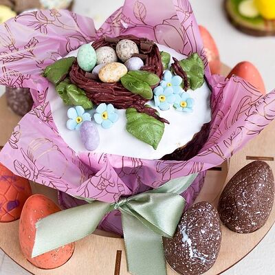 Пасхальный набор кулич и пирожные яйца (8 шт.) в Tortterry по цене 2830