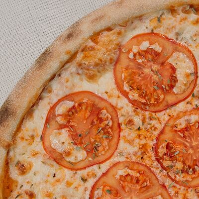 Пицца Маргарита в Паста Фэмили по цене 720 ₽