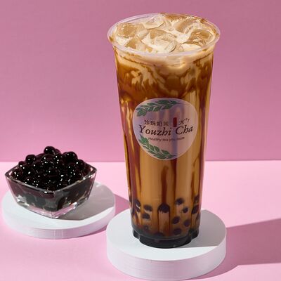 Молочный чай с карамельной тапиокой М в Баббл Ти YouzhiCha Bubble Tea по цене 440 ₽