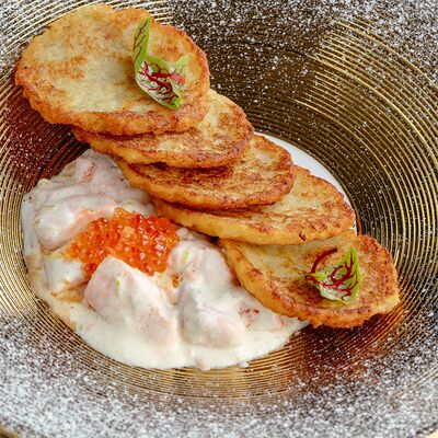 Драники с лососем и икрой в Витебский трактир по цене 41 р.