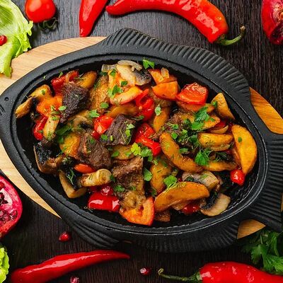 Горячая сковородка(говяд) в Ахтамар по цене 515 ₽