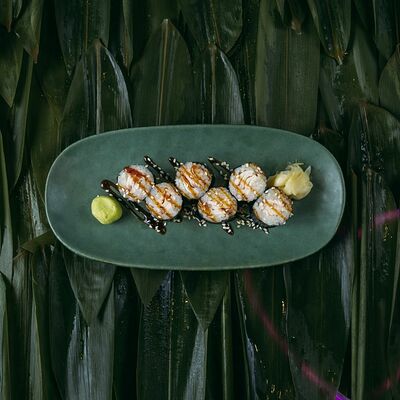 Угорь хосомаки в Sushi lovers по цене 520 ₽